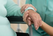 Les personnes âgées méritent plus de respect et de dignité